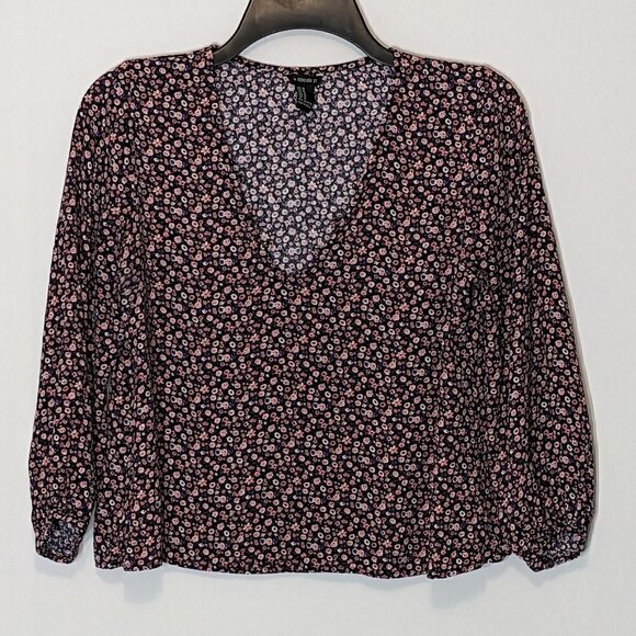 Women's " Forever 21" Purple/Pink Floral Short V-Neck Top; 3/4 Sleeves; Size M - Picture 1 of 4
